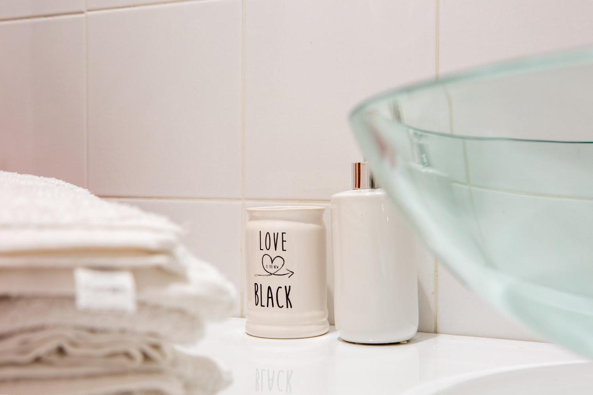 Stanza Comoda E Silenziosa Con Bagno Privato E Area Lavoro E Relax Rome Luaran gambar