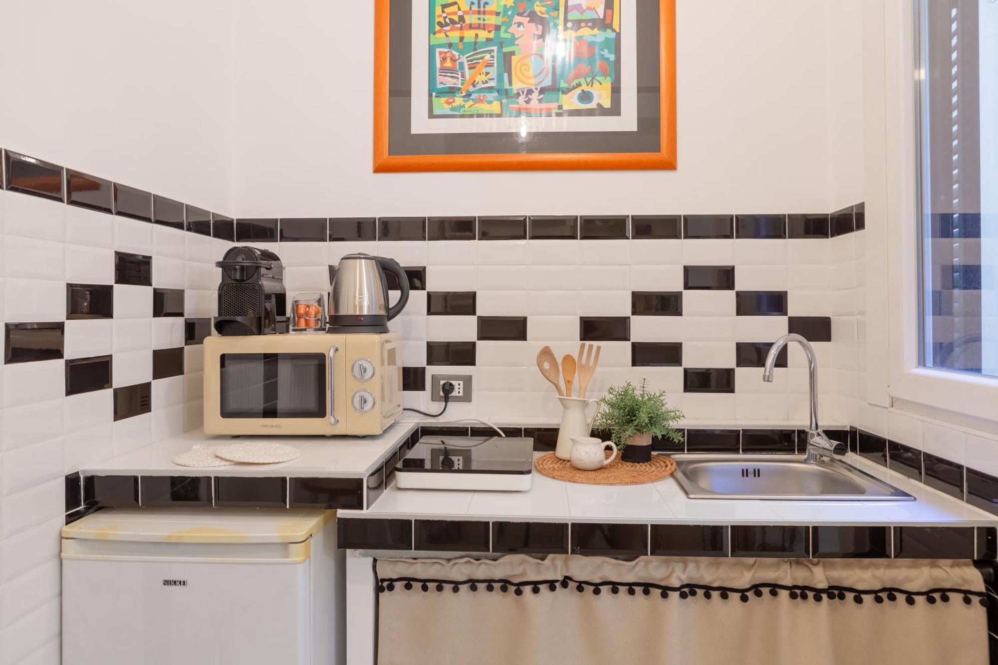Stanza Comoda E Silenziosa Con Bagno Privato E Area Lavoro E Relax Rome Luaran gambar