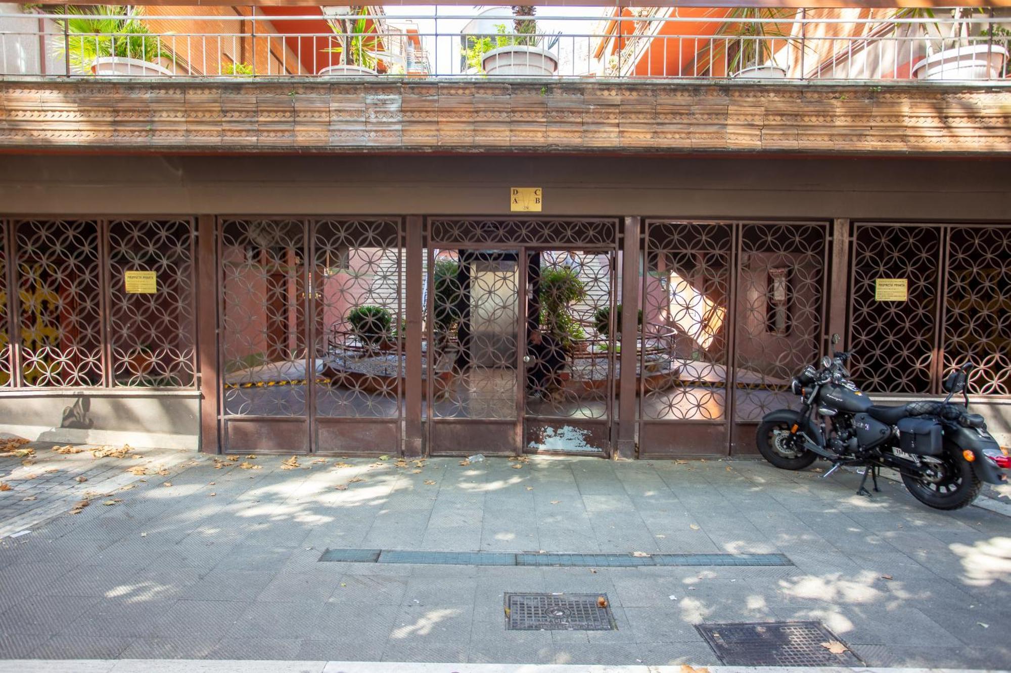 Stanza Comoda E Silenziosa Con Bagno Privato E Area Lavoro E Relax Rome Luaran gambar